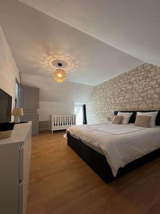 Charmante Maison De Bourg Cosy Acces Wifi Sepmes Buitenkant foto