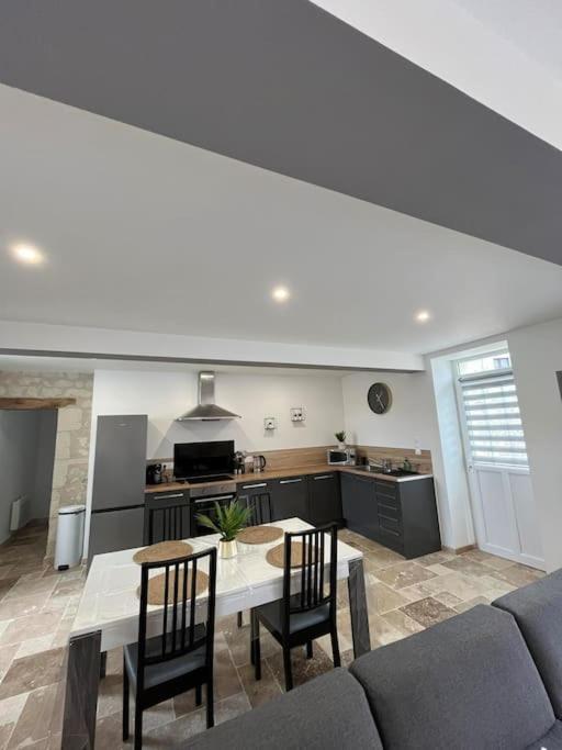 Charmante Maison De Bourg Cosy Acces Wifi Sepmes Buitenkant foto